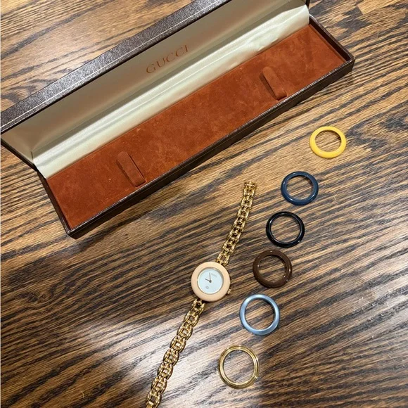 Gucci Vintage Gold Tone Link Bracelet Watch with Multiple Bezels - Picture 3 of 6